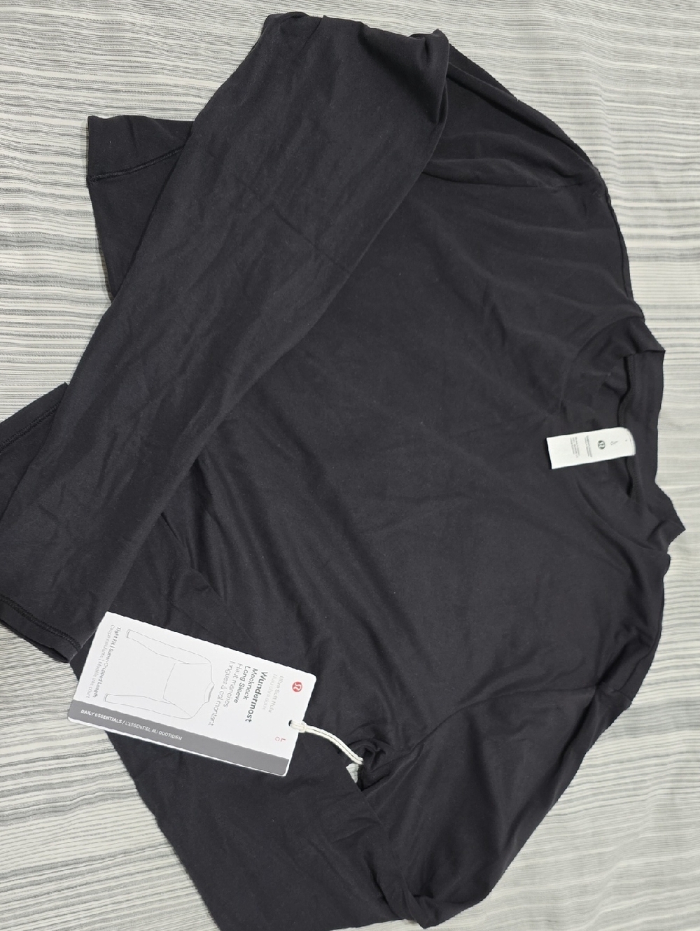 lululemon athletica Black Long-Sleeve Crop Top